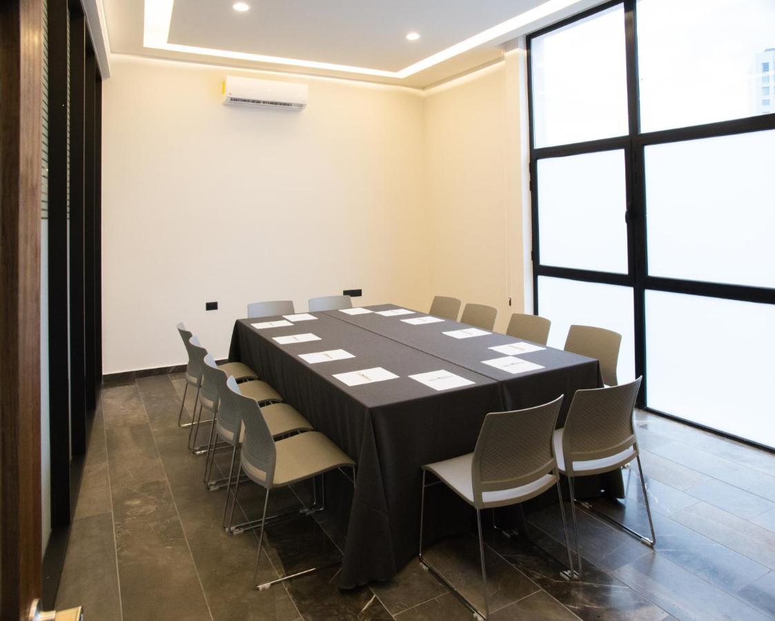 Gumont Guadalajara Lopez Mateos - Minerva Hotel Bagian luar foto