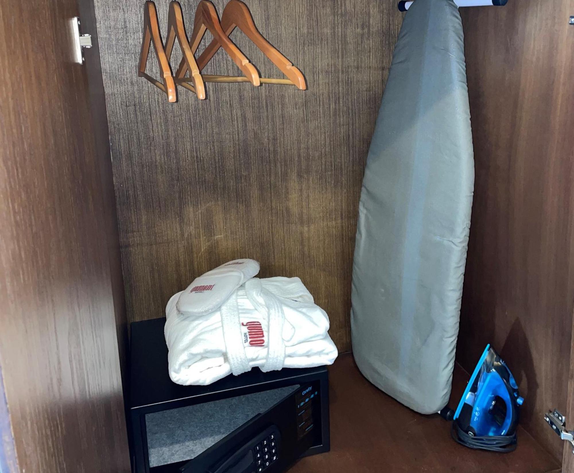 Gumont Guadalajara Lopez Mateos - Minerva Hotel Ruang foto